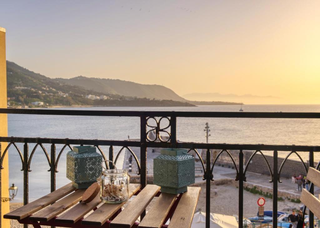 Апартаменты Devalu Casa Del Mare Чефалу Экстерьер фото